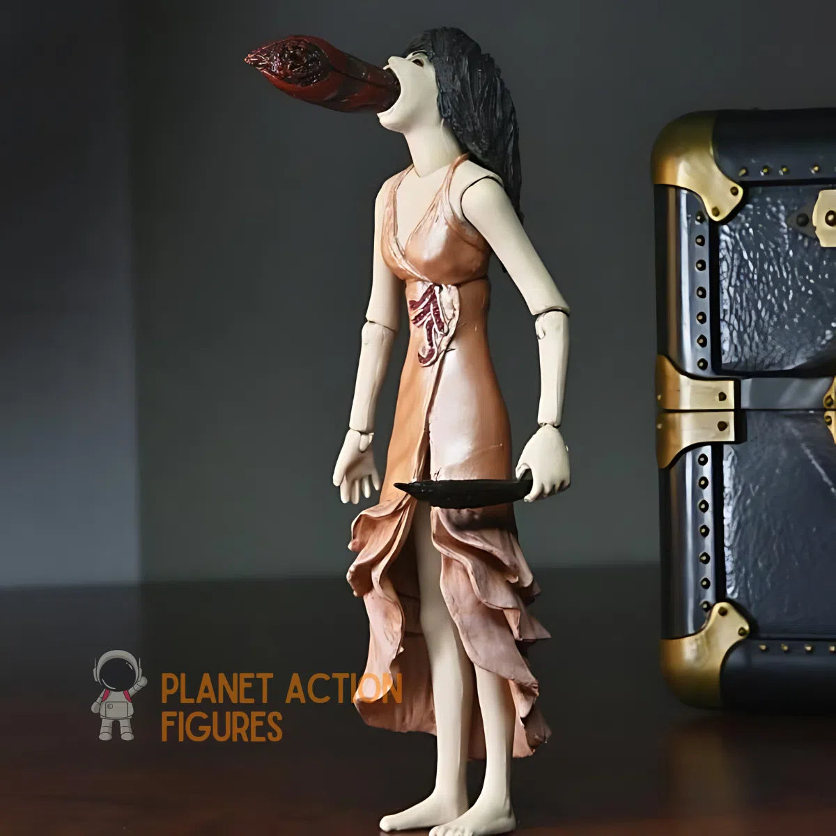 Puppet Master: Toulon's Puppet Case: Leech Woman: 7 Inch Figure: 2 Pack Neca