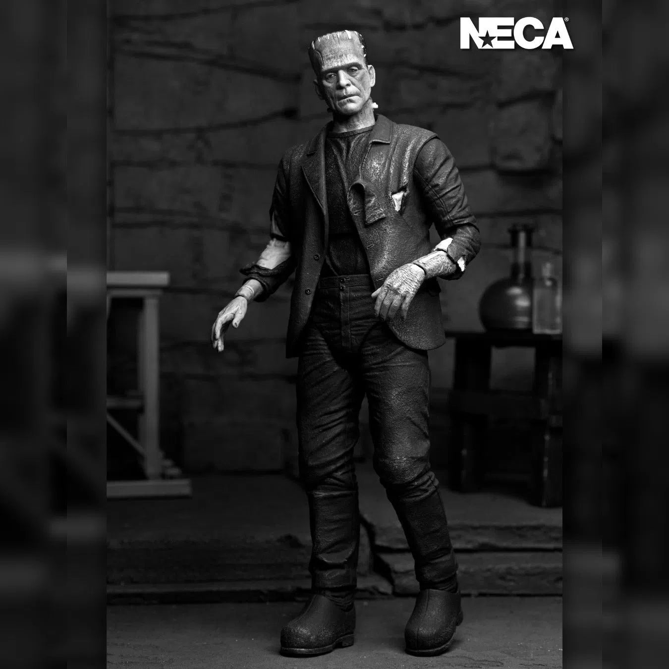 Universal Monsters: Ultimate Bride of Frankenstein: Frankenstein's Monster: Black & White: 7" Action Figure: Neca Neca