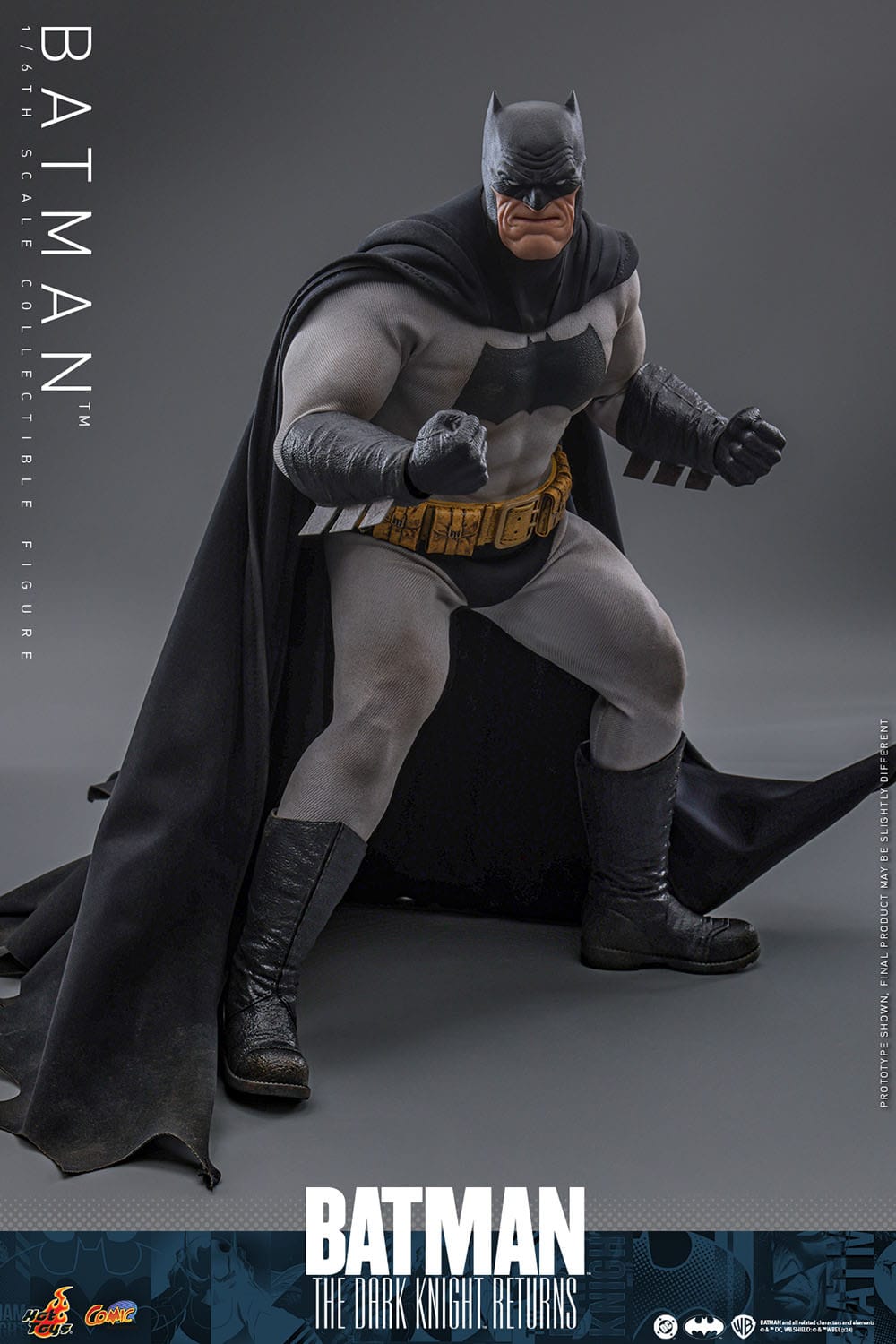 Batman The Dark Knight Returns: Batman: 1/6th Scale Action Figure: Hot Toys